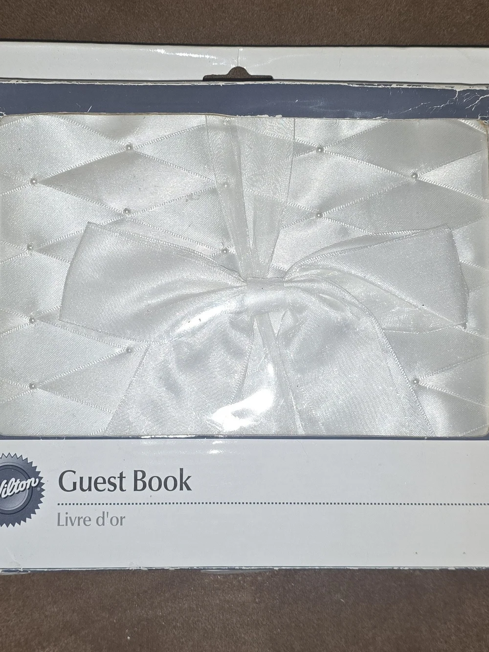Wilton elegant satin